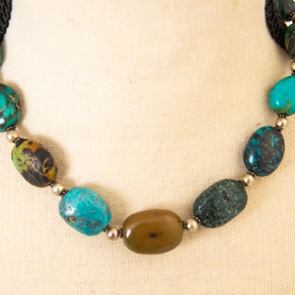 Turquoise nugget choker with sterling silver beads and clasp 17” in length - Picture 6 of 11
